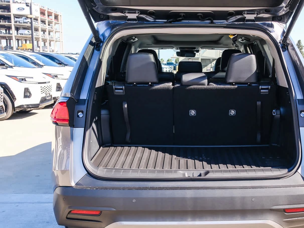 Toyota Grand Highlander Hybrid Limited AWD (Natl) 2026 — side view