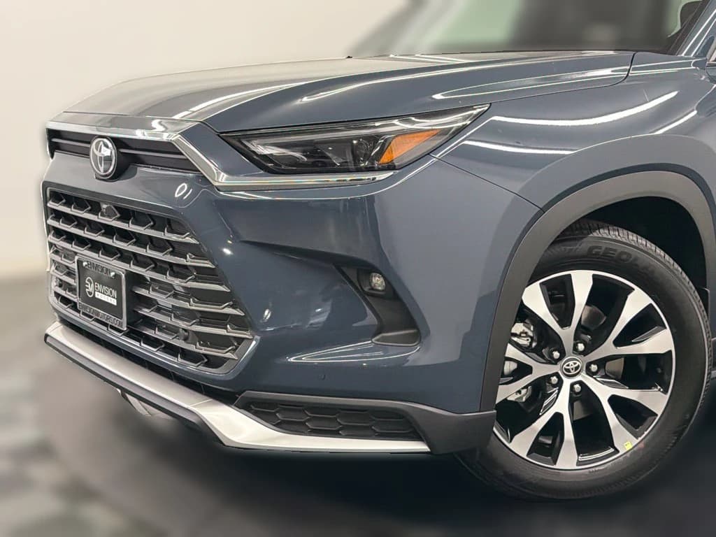 Toyota Grand Highlander Hybrid MAX Limited AWD (Natl) 2026 — side view