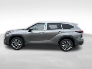 Toyota Highlander Hybrid Platinum AWD (Natl)