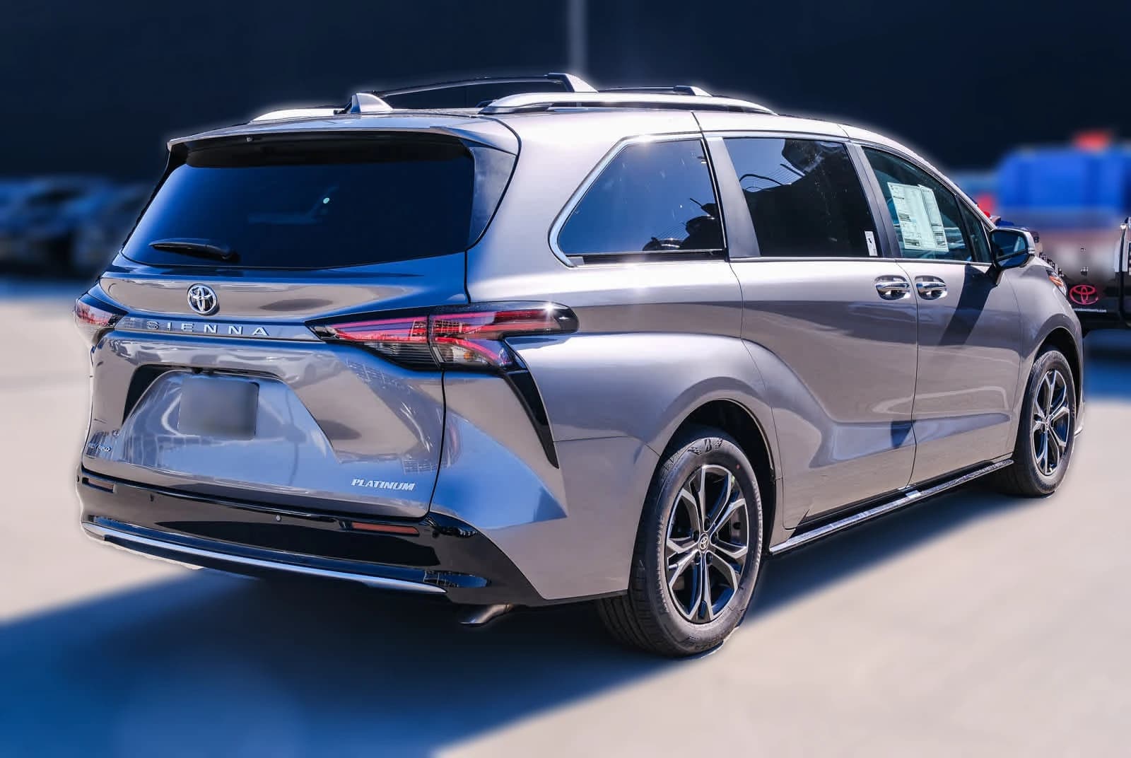 Toyota Sienna Platinum AWD 7-Passenger (Natl) 2026 — side view