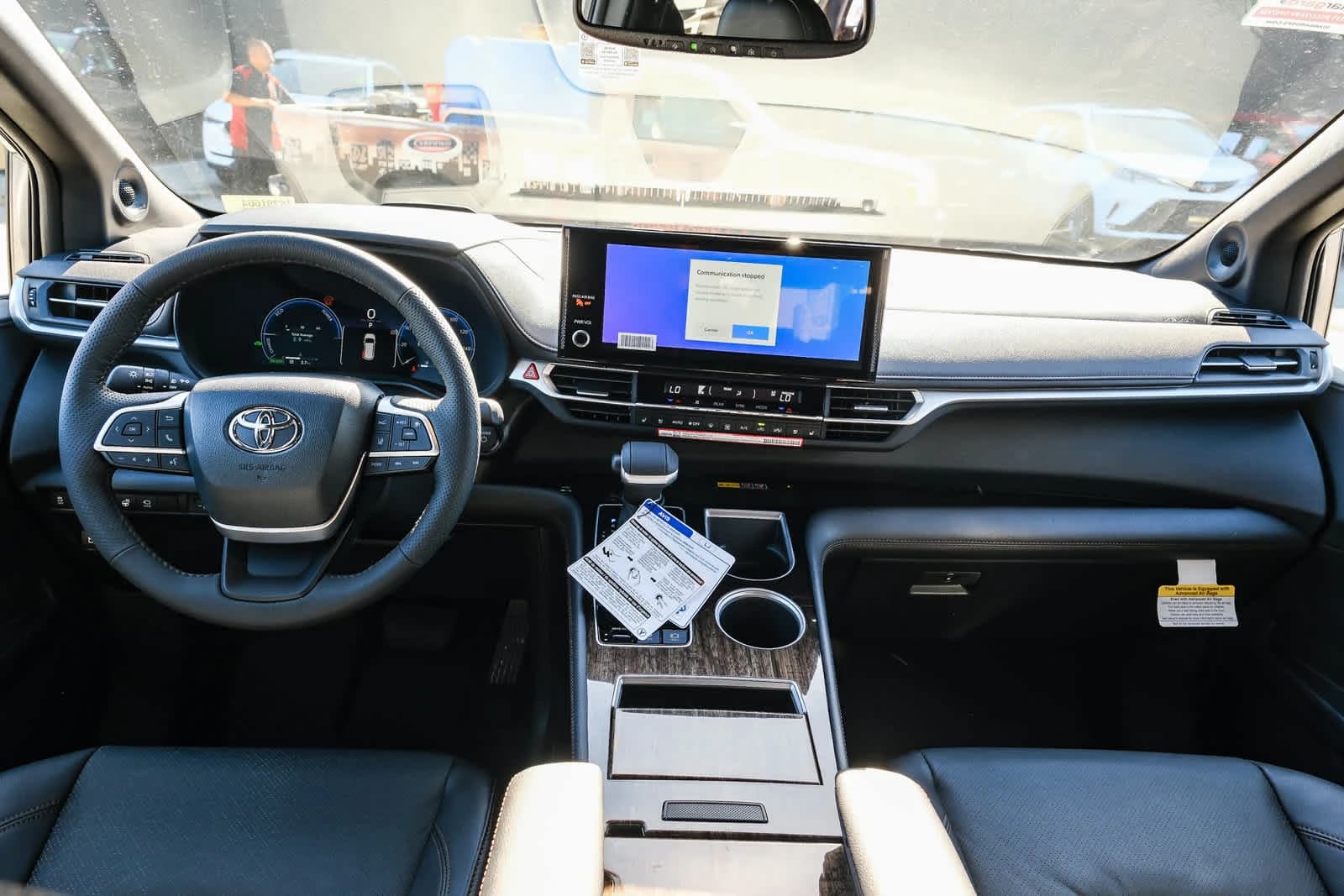 Toyota Sienna Platinum AWD 7-Passenger (Natl) 2026 — side view