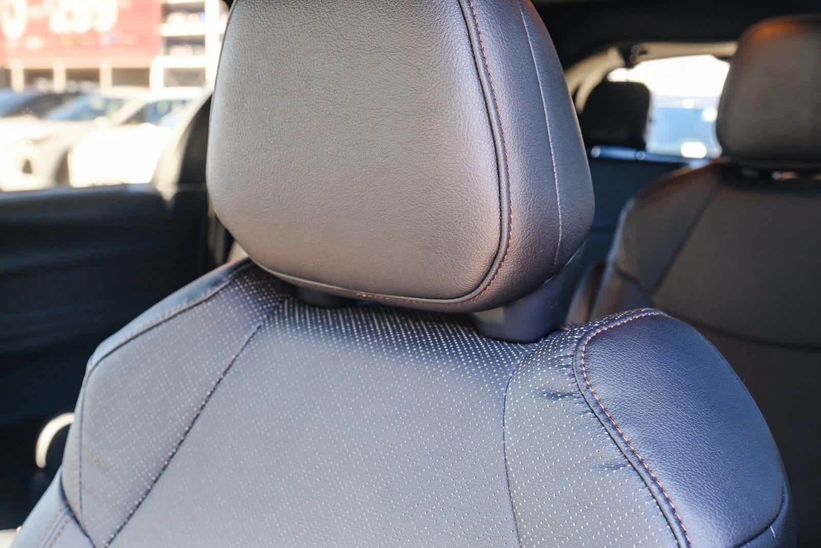 Toyota Sienna Platinum AWD 7-Passenger (Natl) 2026 — side view