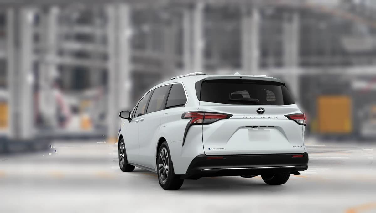 Toyota Sienna Platinum AWD 7-Passenger (Natl) 2026 — side view