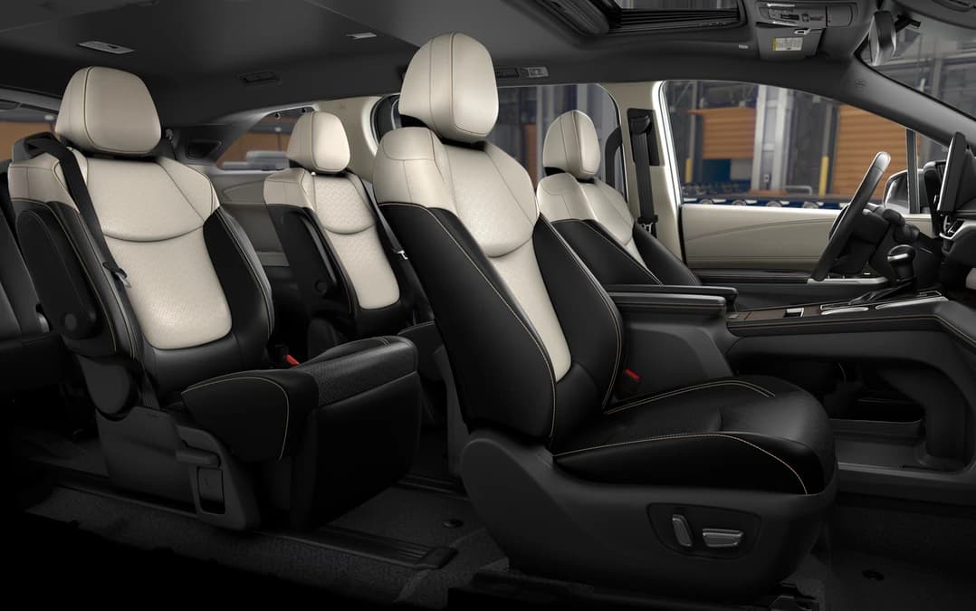 Toyota Sienna Platinum AWD 7-Passenger (Natl) 2026 — side view