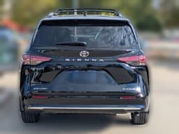 Toyota Sienna Platinum AWD 7-Passenger (Natl) 2026 — side view