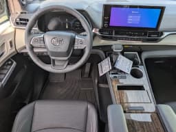 Toyota Sienna Platinum AWD 7-Passenger (Natl) 2026 — side view