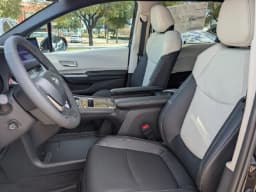Toyota Sienna Platinum AWD 7-Passenger (Natl) 2026 — side view