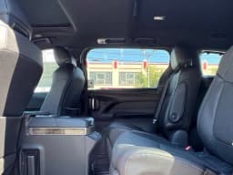 Toyota Sienna Platinum AWD 7-Passenger (Natl) 2026 — side view