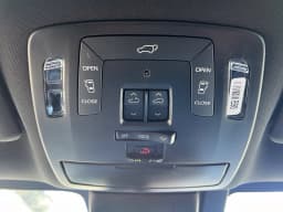 Toyota Sienna Platinum AWD 7-Passenger (Natl) 2026 — side view