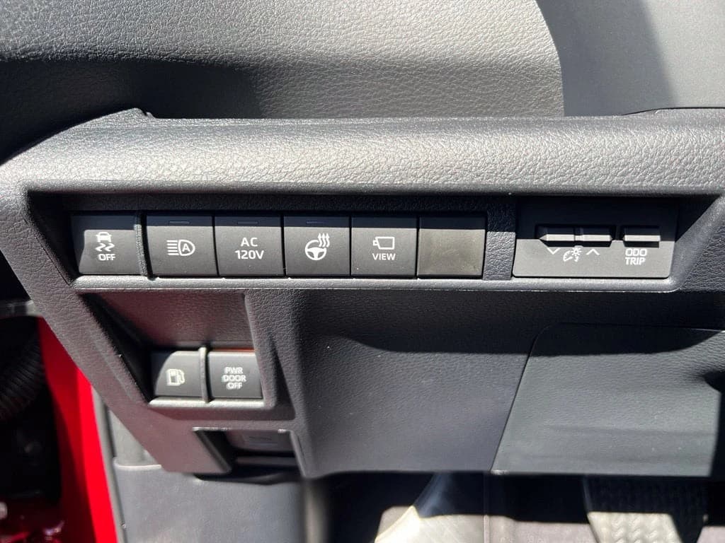 Toyota Sienna Platinum AWD 7-Passenger (Natl) 2026 — side view