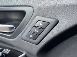 Toyota Sienna Platinum AWD 7-Passenger (Natl) 2026 — side view