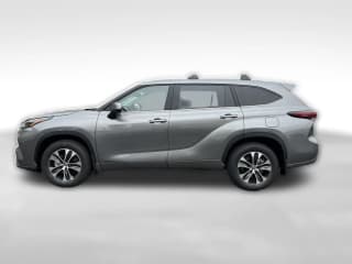 Toyota Highlander XLE AWD (Natl)