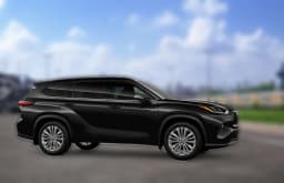 Toyota Highlander Platinum AWD (Natl) 2026 — side view