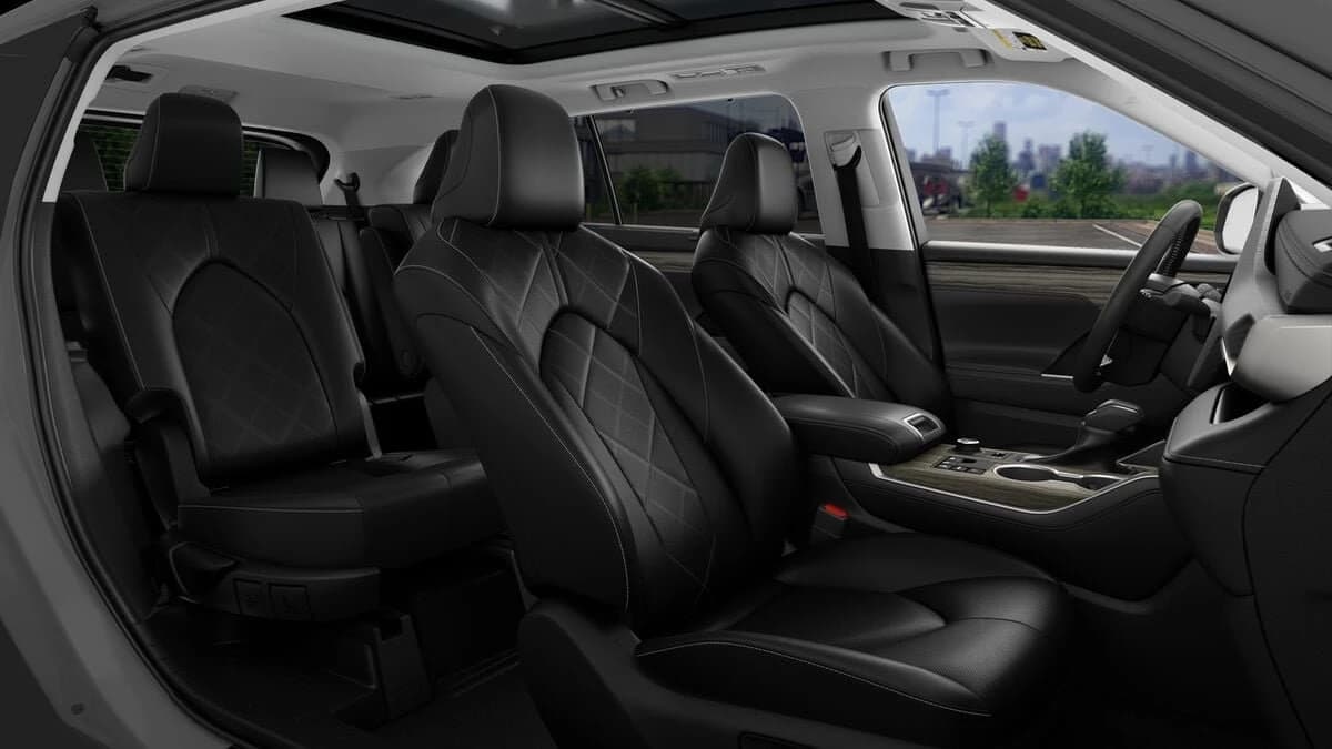 Toyota Highlander Platinum AWD (Natl) 2026 — side view