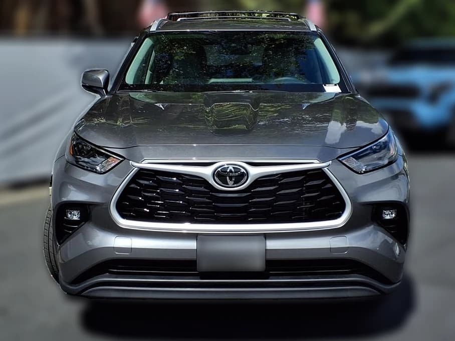 Toyota Highlander XLE AWD (Natl) 2026 — side view
