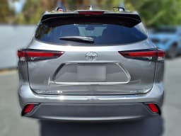 Toyota Highlander XLE AWD (Natl) 2026 — side view