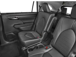 Toyota Highlander Platinum AWD (Natl) 2026 — side view