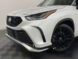 Toyota Highlander XSE AWD (Natl) 2026 — side view