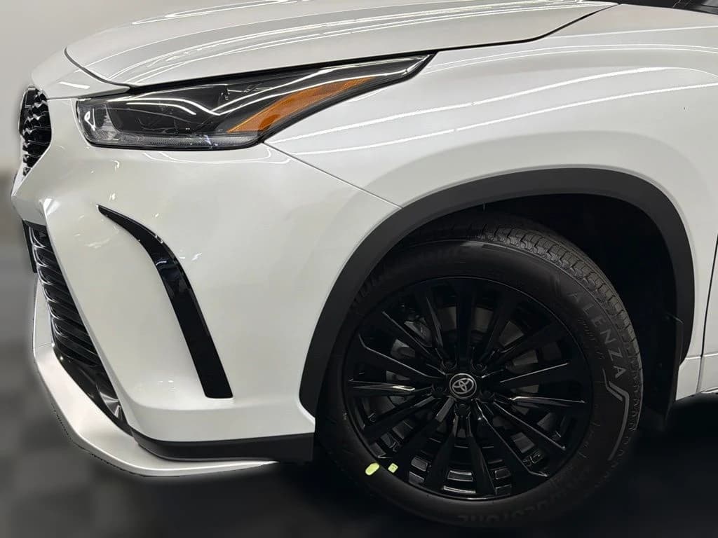Toyota Highlander XSE AWD (Natl) 2026 — side view