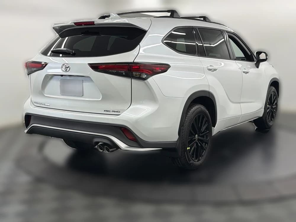 Toyota Highlander XSE AWD (Natl) 2026 — side view