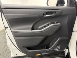 Toyota Highlander XSE AWD (Natl) 2026 — side view