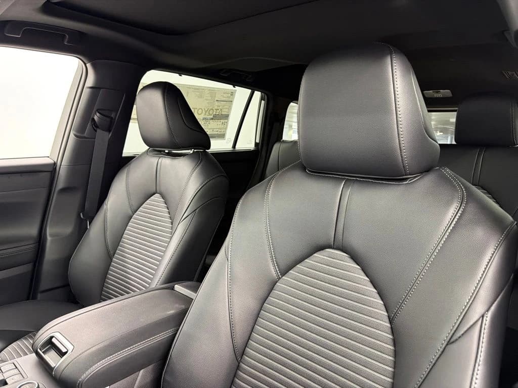 Toyota Highlander XSE AWD (Natl) 2026 — side view