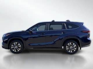 Toyota Highlander XLE AWD (Natl)