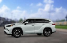 Toyota Highlander XLE AWD (Natl) 2026 — side view