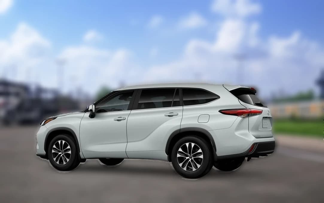 Toyota Highlander XLE AWD (Natl) 2026 — side view