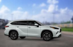 Toyota Highlander XLE AWD (Natl) 2026 — side view