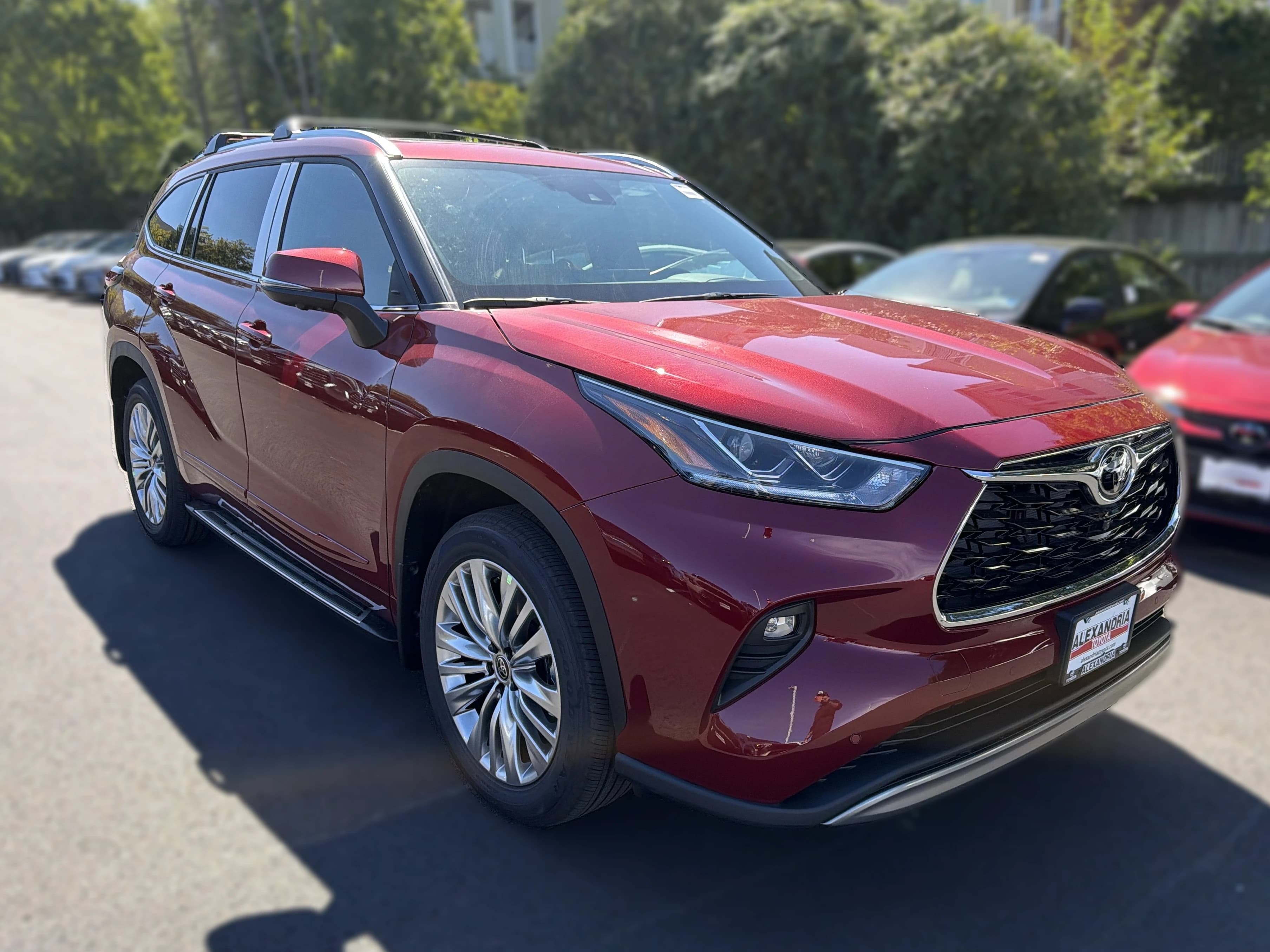 Toyota Highlander Platinum AWD (Natl) 2026 — side view