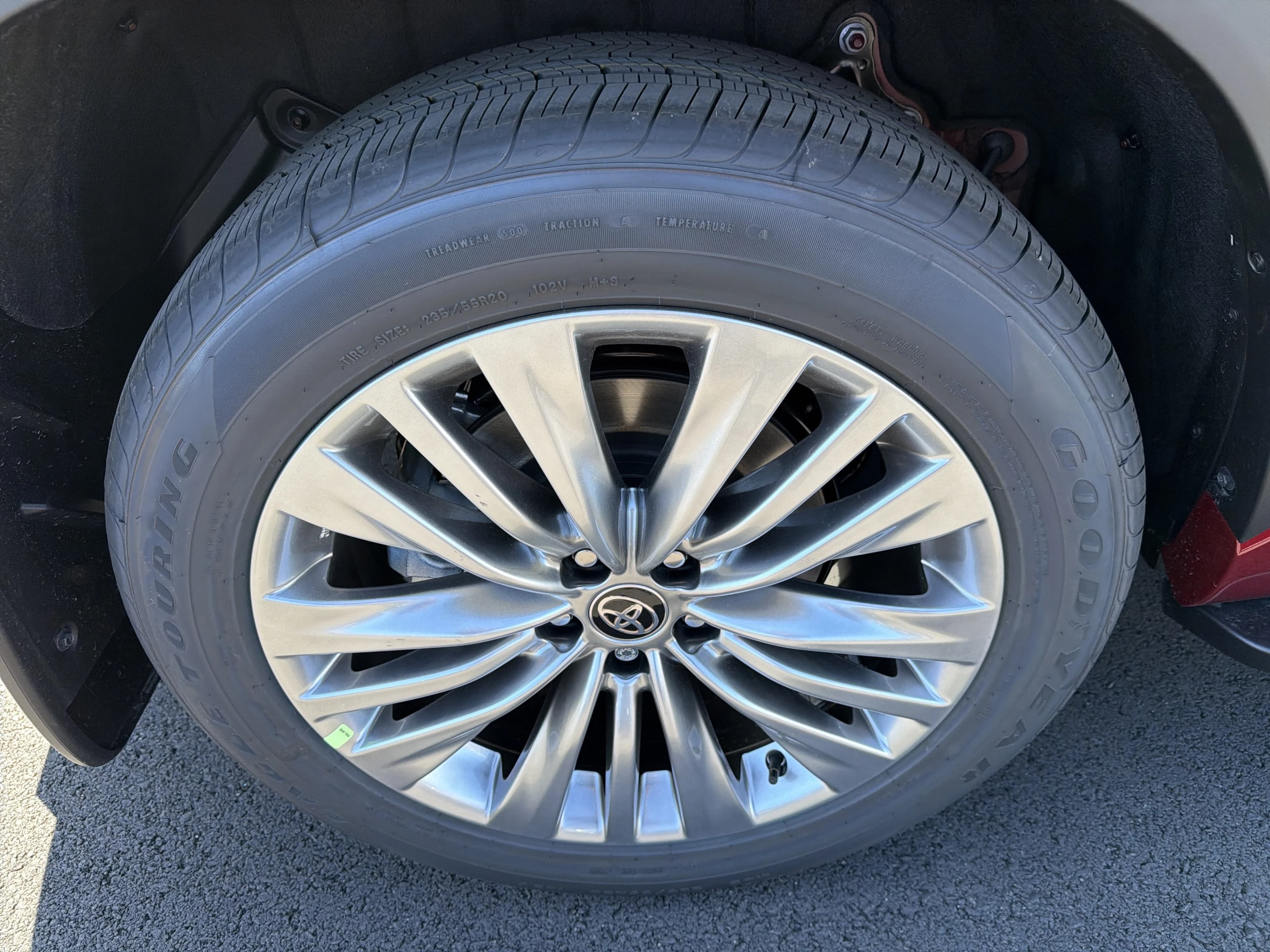 Toyota Highlander Platinum AWD (Natl) 2026 — side view