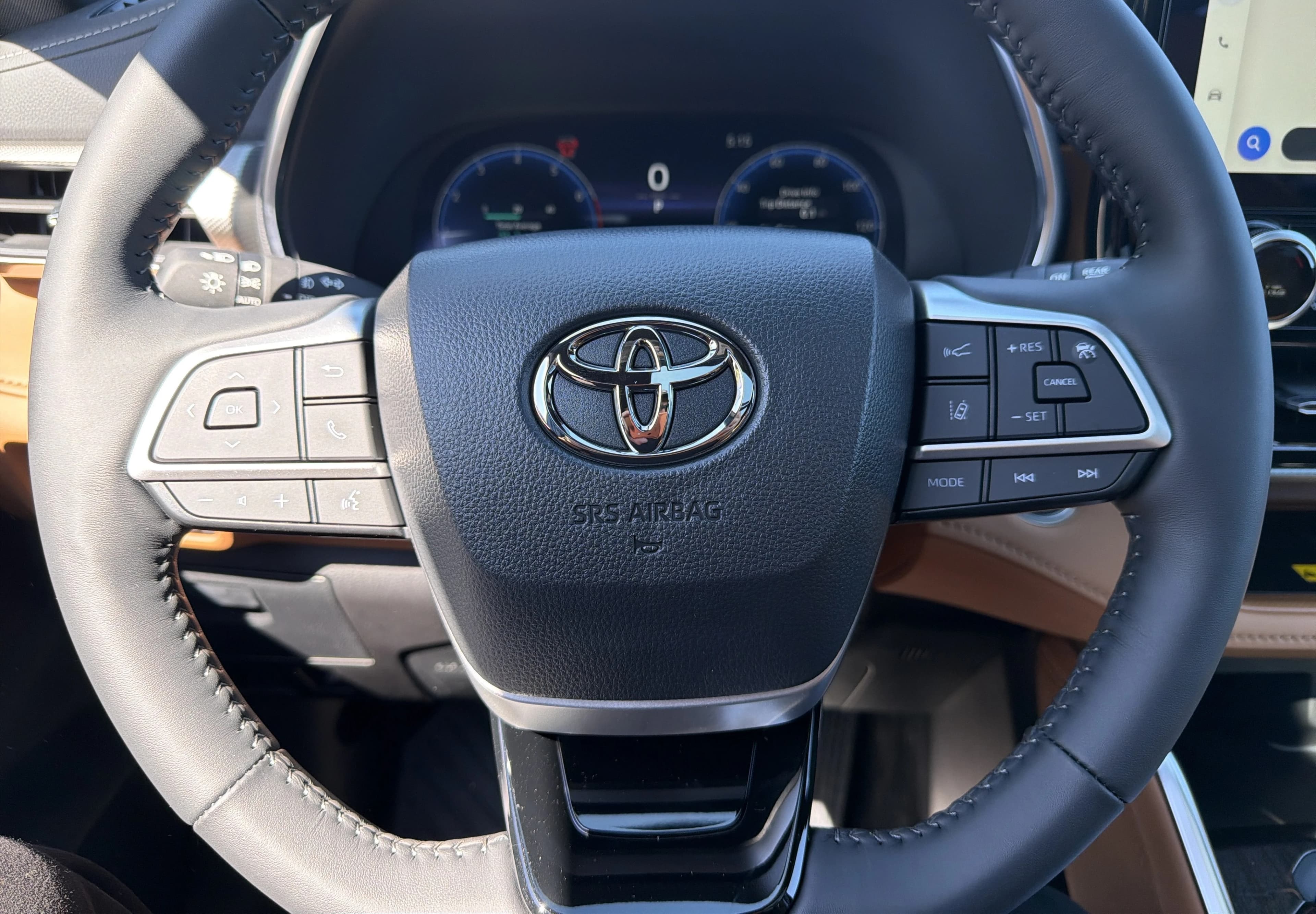 Toyota Highlander Platinum AWD (Natl) 2026 — side view