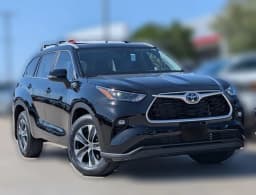 Toyota Highlander XLE AWD (Natl) 2026 — side view
