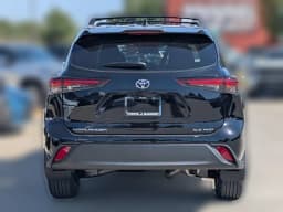 Toyota Highlander XLE AWD (Natl) 2026 — side view