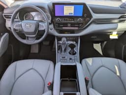 Toyota Highlander XLE AWD (Natl) 2026 — side view