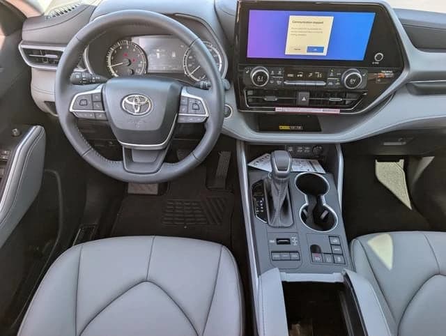 Toyota Highlander XLE AWD (Natl) 2026 — side view