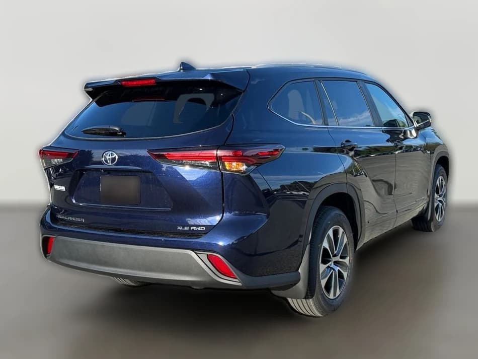Toyota Highlander XLE AWD (Natl) 2026 — side view