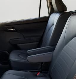 Toyota Highlander XLE AWD (Natl) 2026 — side view
