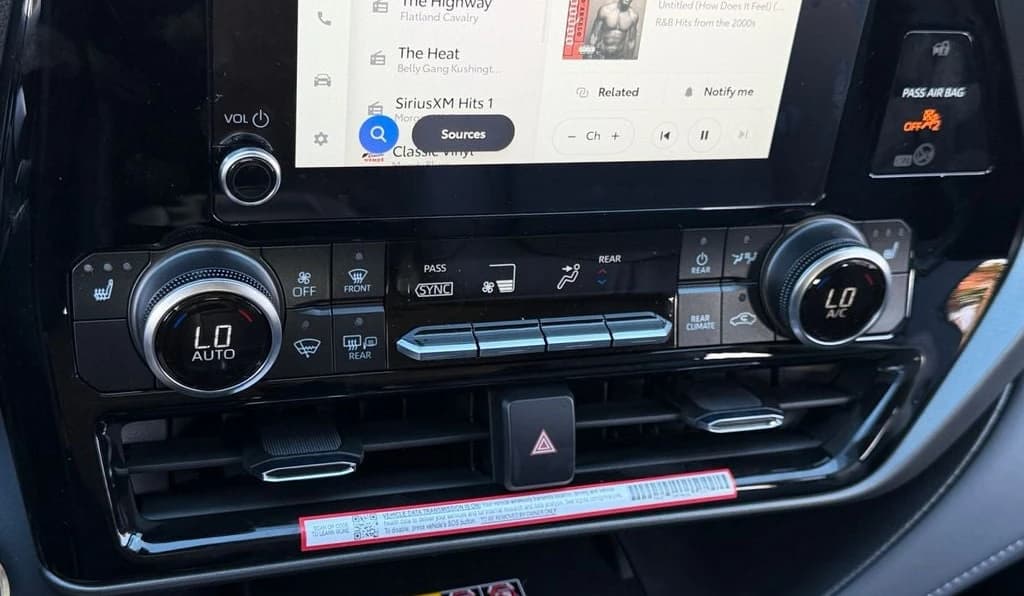 Toyota Highlander XLE AWD (Natl) 2026 — side view