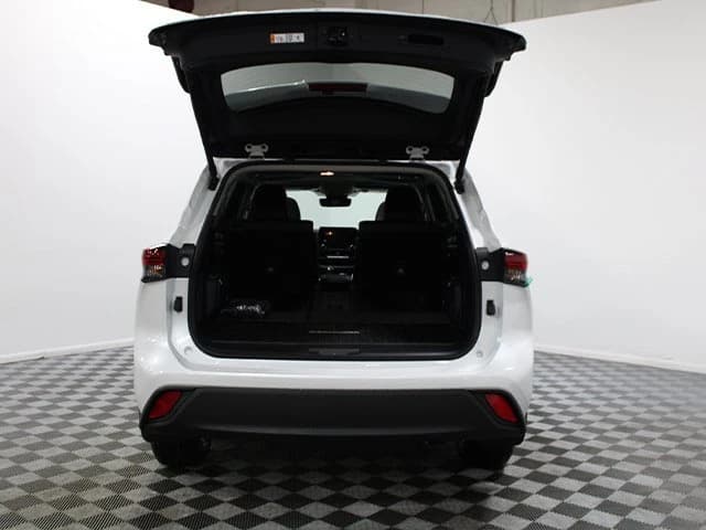 Toyota Highlander XLE AWD (Natl) 2026 — side view