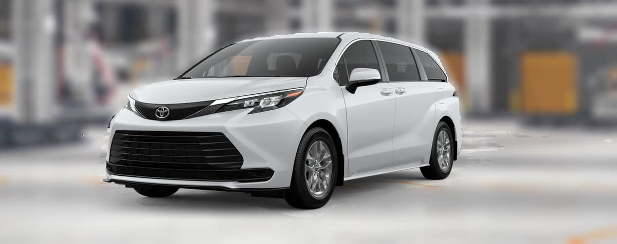 Toyota Sienna LE FWD 8-Passenger (Natl) 2026 — side view