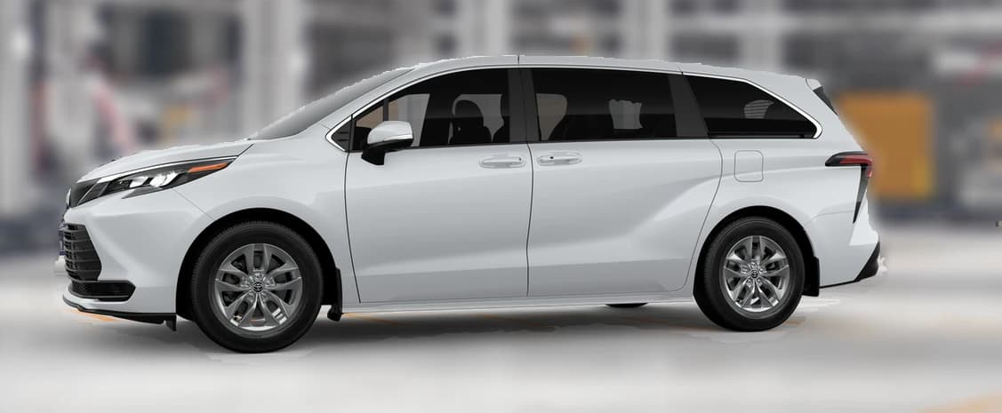 Toyota Sienna LE FWD 8-Passenger (Natl) 2026 — side view