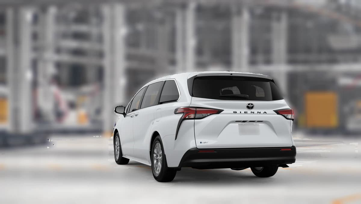Toyota Sienna LE FWD 8-Passenger (Natl) 2026 — side view