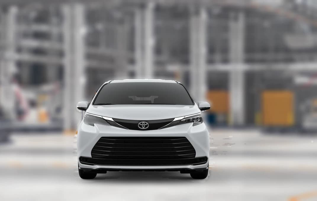Toyota Sienna LE FWD 8-Passenger (Natl) 2026 — side view