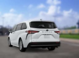Toyota Sienna LE AWD 8-Passenger (Natl) 2026 — side view