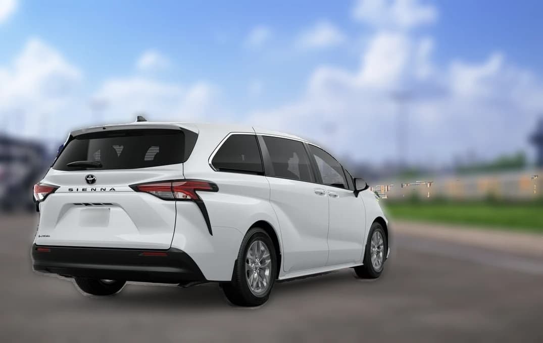 Toyota Sienna LE AWD 8-Passenger (Natl) 2026 — side view
