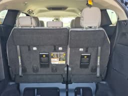 Toyota Sienna LE AWD 8-Passenger (Natl) 2026 — side view