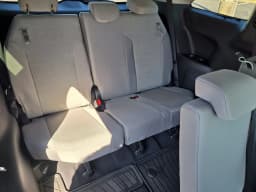 Toyota Sienna LE AWD 8-Passenger (Natl) 2026 — side view