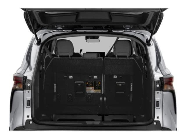Toyota Sienna LE AWD 8-Passenger (Natl) 2026 — side view